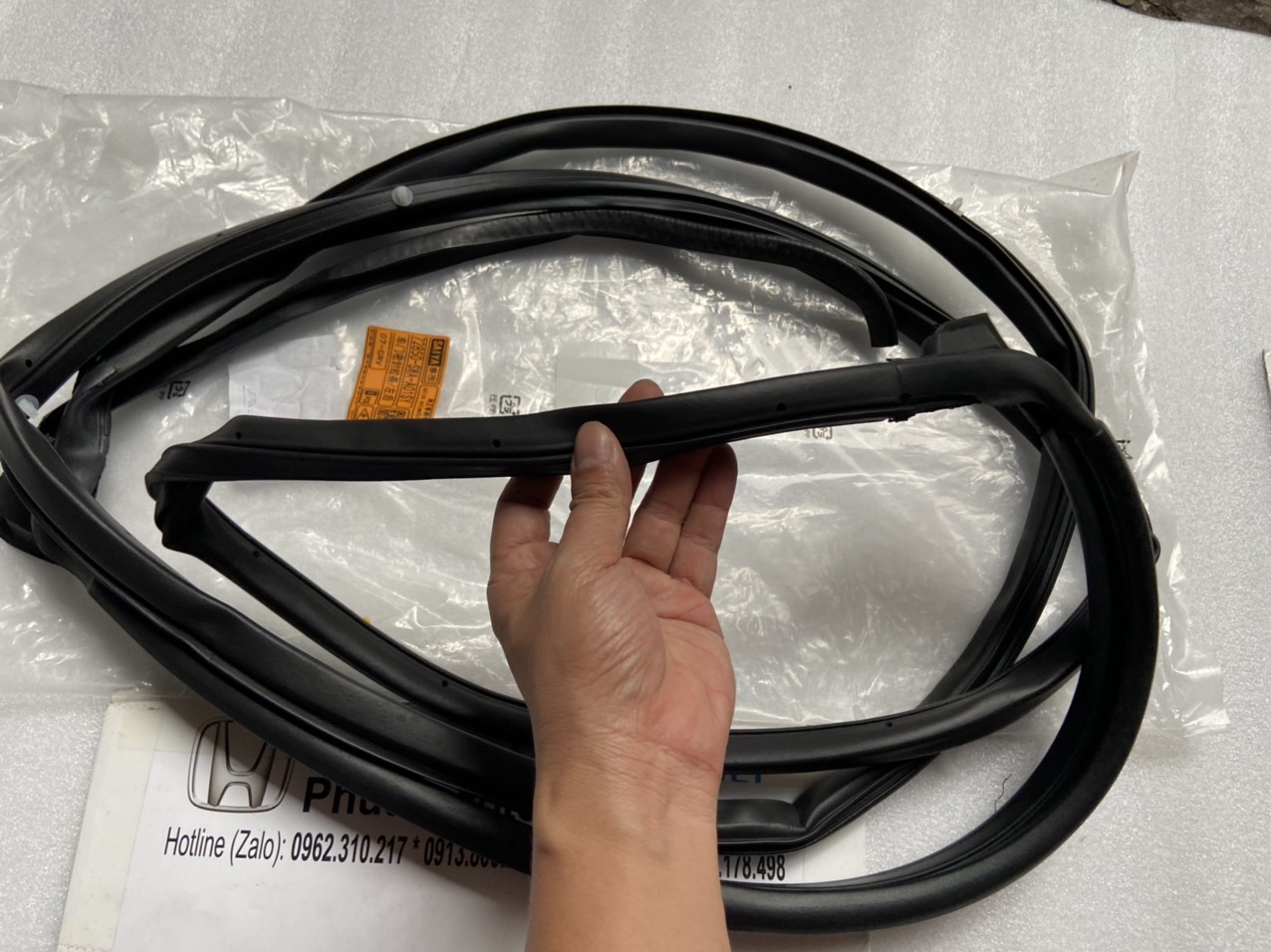 Gioăng êm trên cánh cửa xe Honda CRV 2008-2011